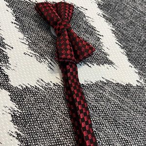 Red Adjustable Bow tie, 100% Polyester